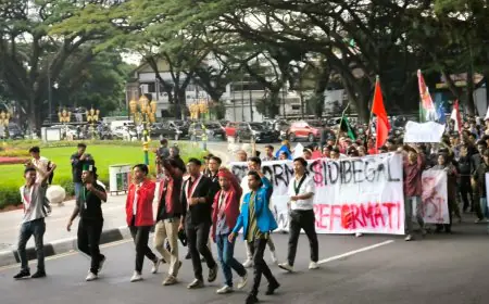 Peringatan 26 Tahun Reformasi, Cipayung Malang Sebut Jokowi Begal Reformasi