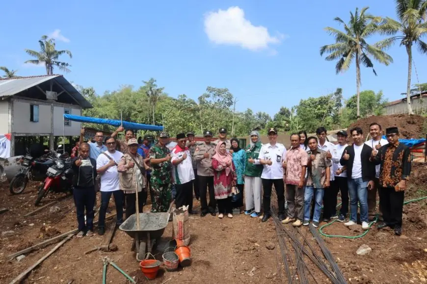 PT PLN Salurkan bantuan CSR Kepada Masyarakat Desa Donomulyo