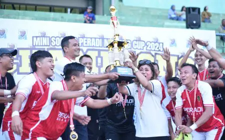 Peradi Surabaya FC Angkat Trofi Kemenangan Mini Soccer Peradi Malang Cup 2024