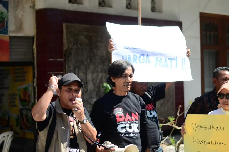 Kisruh PWI Pusat, Puluhan Jurnalis di Surabaya Geruduk Kantor PWI Jatim