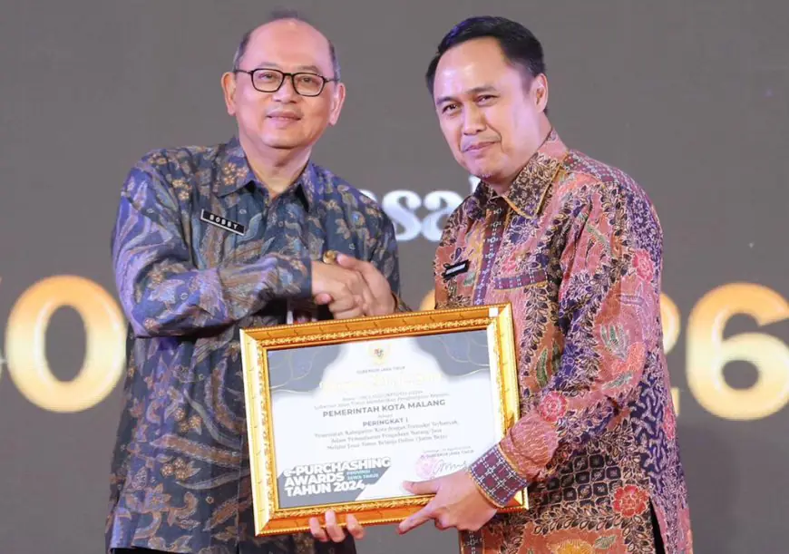 PJ Wali Kota Malang Terima Penghargaan Dalam Ajang e-Purchasing Awards Tahun 2024 Provinsi Jawa Timur