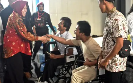 Risma - Gus Hans Hadiri Deklarasi Relawan Kareb di Kota Malang