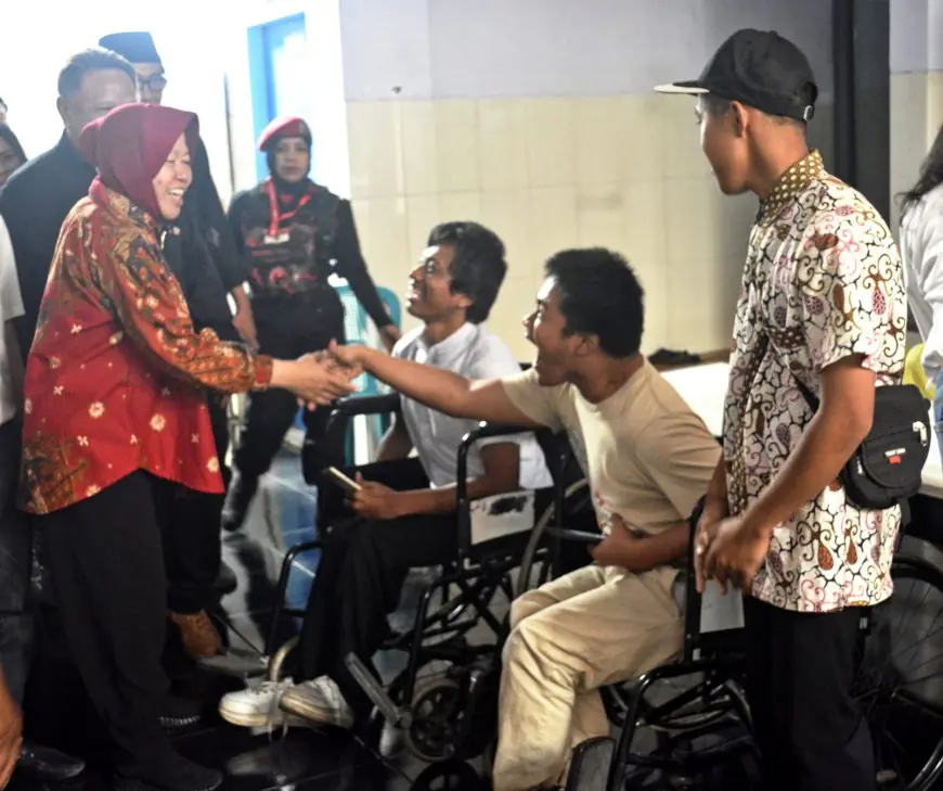 Risma - Gus Hans Hadiri Deklarasi Relawan Kareb di Kota Malang