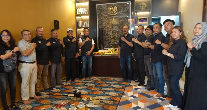 Apresiasi untuk Insan Pers, Kapolresta Malang Kota Berikan Tumpeng di HUT ke-5 JMSI