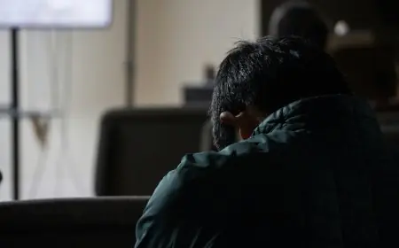 Krisis Emosi di Era Digital: Mengapa Generasi Muda Kian Mudah Cemas dan Impulsif