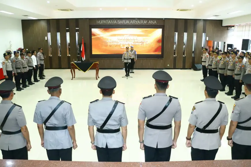 Kapolres Gresik Pimpin Sertijab Lima Kapolsek, Tekankan Pelayanan Humanis ke Warga