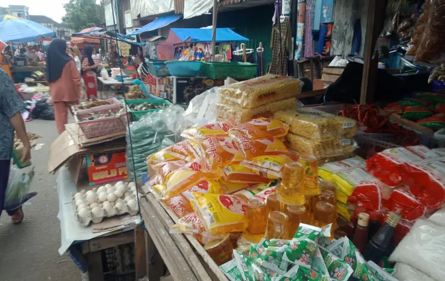 Saat Rupiah Melemah, Pedagang Pasar Tradisional di Malang Mulai Kurangi Belanja Stok
