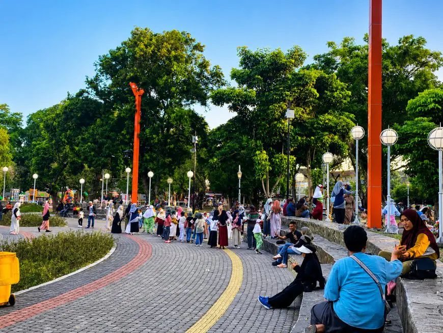 Makin Ramai Setelah Renovasi, Alun-Alun Malang Masih Menyisakan Sejumlah Catatan