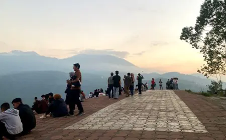 Paralayang Batu Tetap Ramai di Hari Kerja, Mulai Harga Tiket hingga Sunset Jadi Daya Tariknya